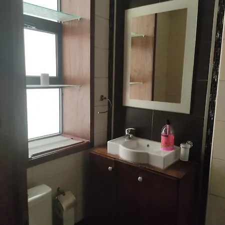Groundfloor Close To Sea & Shops & Busstop